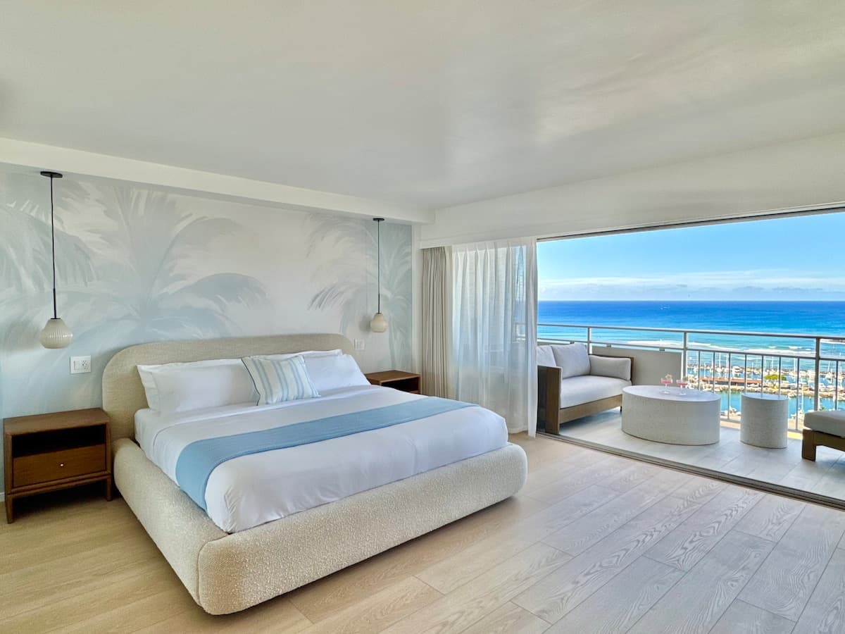 Condo in Honolulu · ★4.96 · 1 bedroom · 2 beds · 1 private bath - Photo 1
