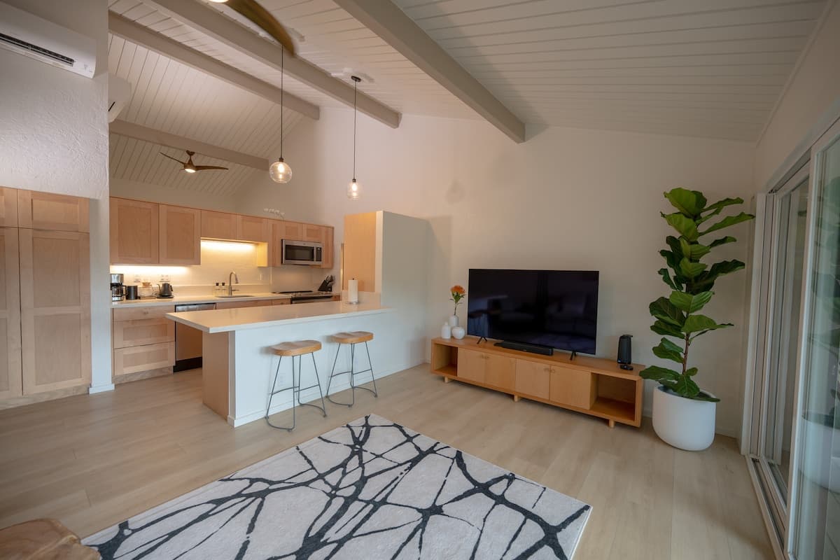 Townhouse in Kailua-Kona · ★5.0 · 1 bedroom · 1 bed · 1 bath - Photo 2