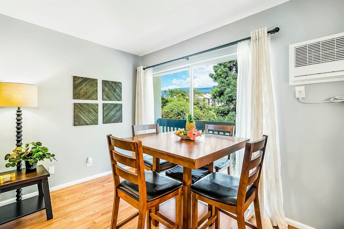 Condo in Kailua-Kona · ★4.45 · 1 bedroom · 2 beds · 1 private bath - Photo 3