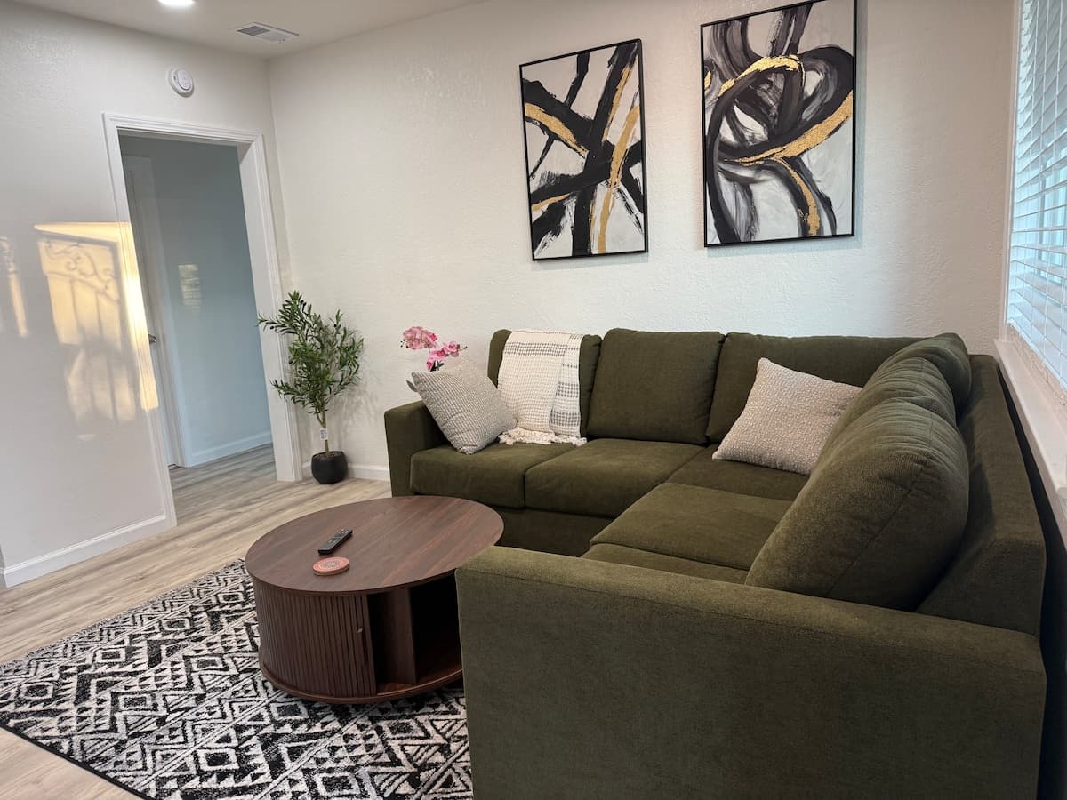 Cozy 3BR with Private Backyard Near SF - Photo 4