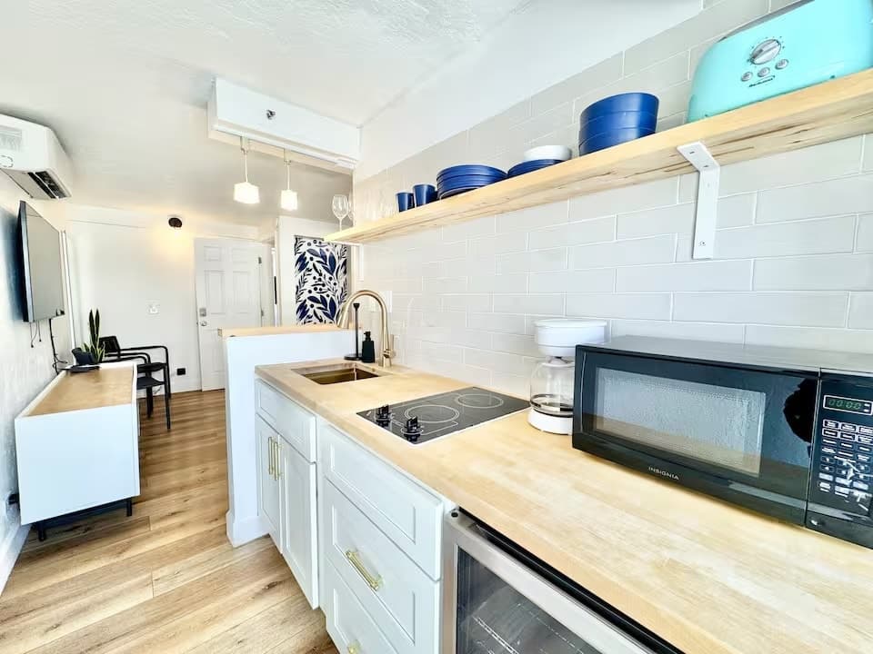 2 Bed/2 Bath Ocean View Penthouse in Waikiki - Photo 5