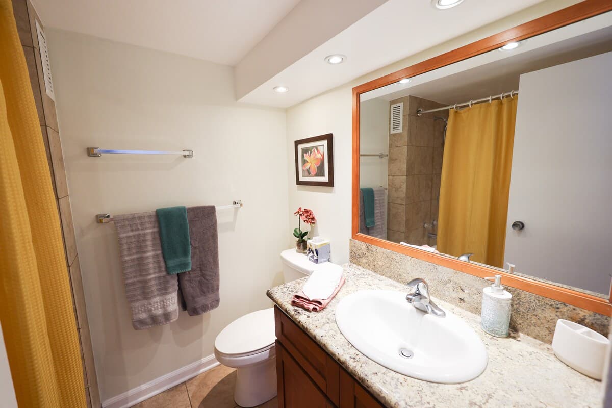 Condo in Honolulu · ★5.0 · Studio · 2 beds · 1 private bath - Photo 3