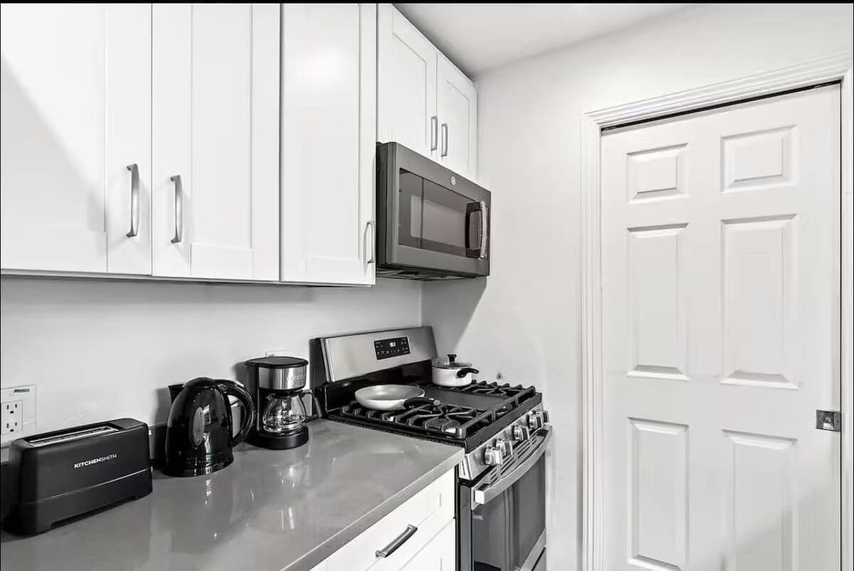 Private Palo Alto Suite Near Tech HQs - Photo 3