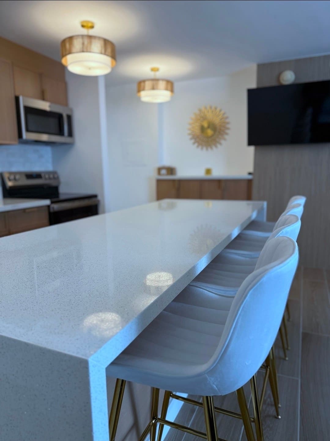 Prime location newly renovated 1 bedroom Waikiki - Photo 5
