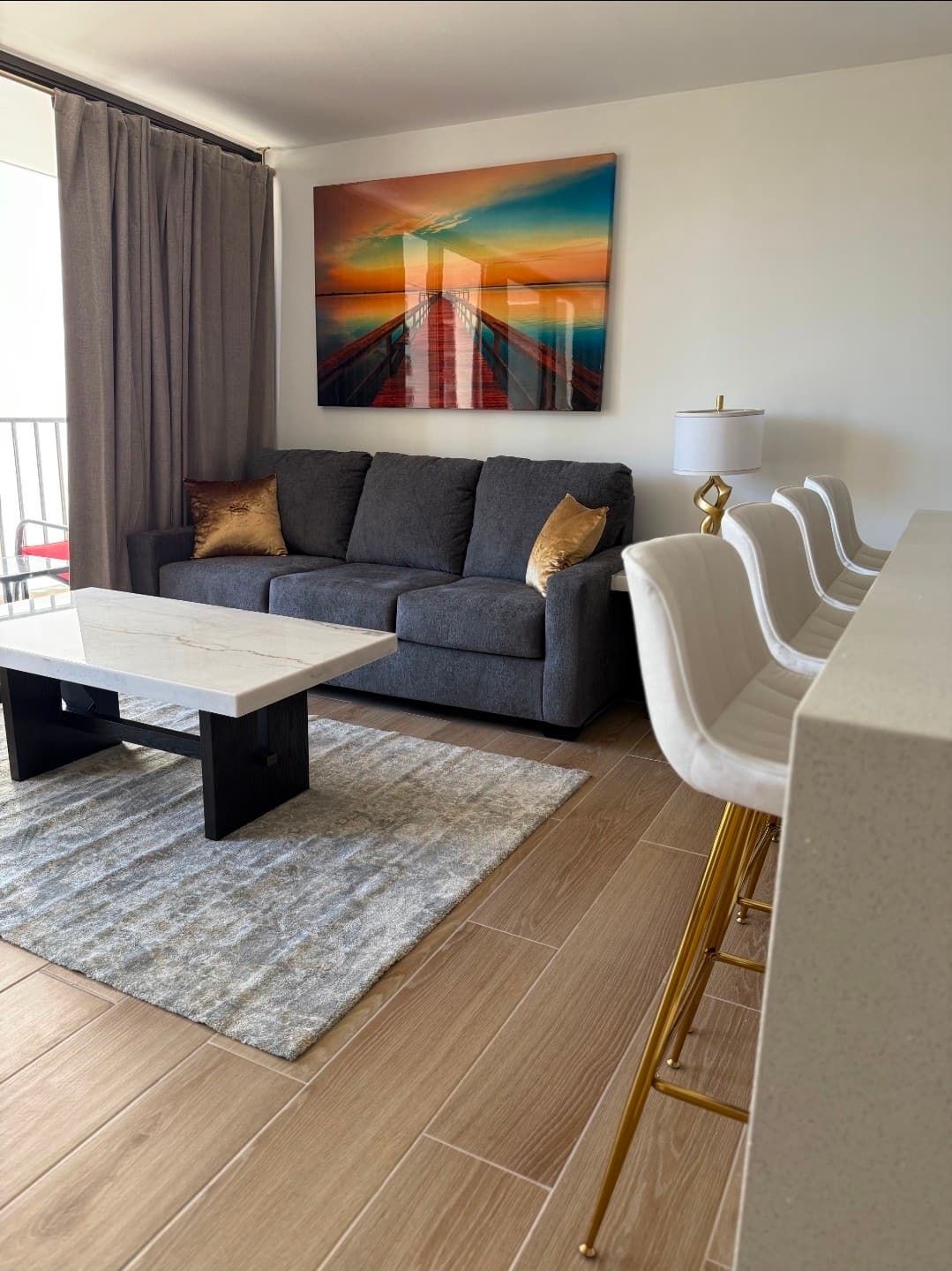 Prime location newly renovated 1 bedroom Waikiki - Photo 2