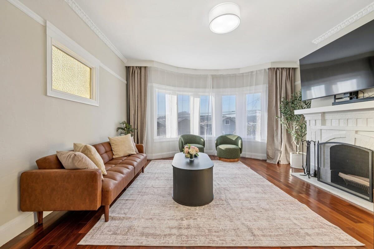 Charming 2BR Home with Private Backyard & BBQ - Photo 4