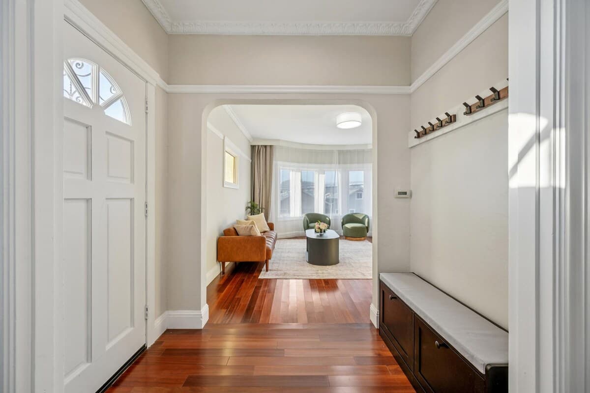 Charming 2BR Home with Private Backyard & BBQ - Photo 3