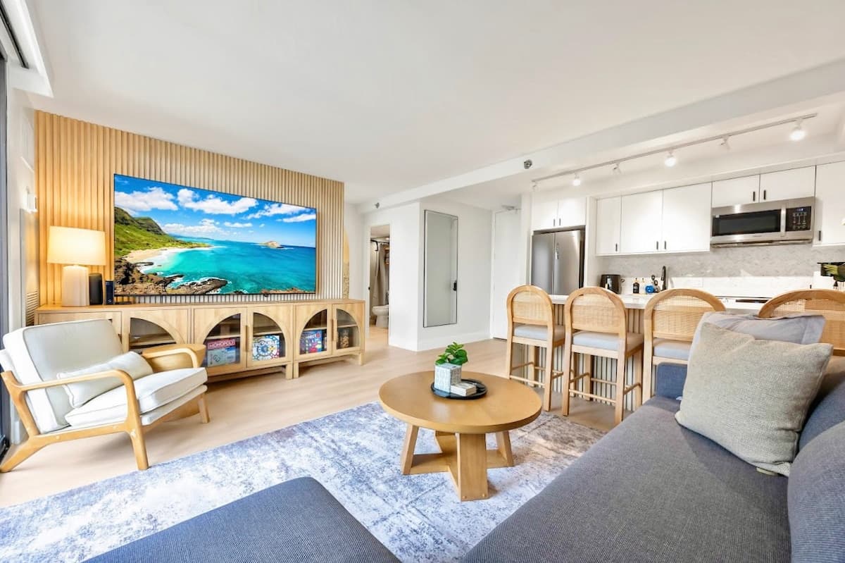 15F-Beautiful Escape-1BR Condo-w/Parking|Pool|Gym - Photo 2
