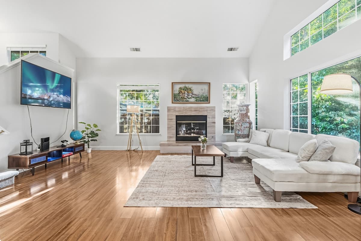 Newly Remodeled 4BR Home in Quiet El Sobrante - Photo 1