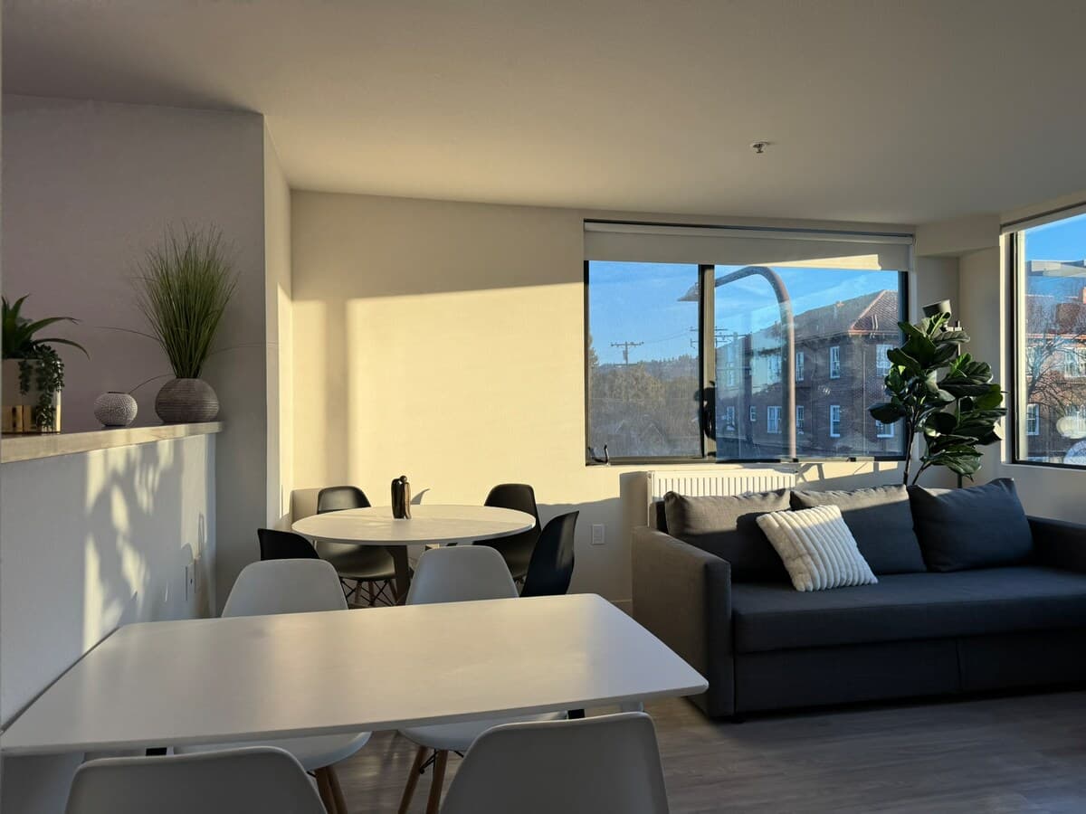 2 Bedrooms in Berkeley - Photo 4