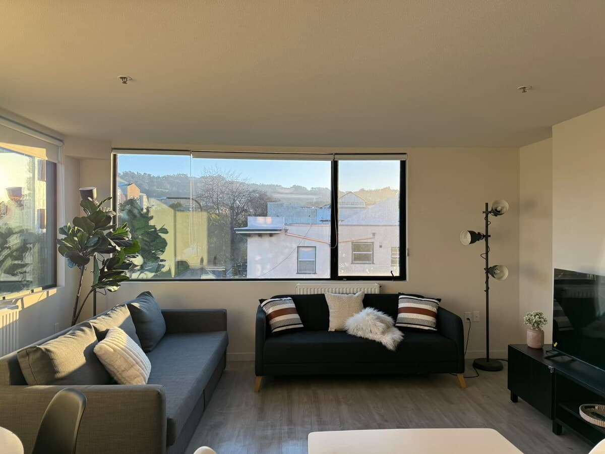2 Bedrooms in Berkeley - Photo 1