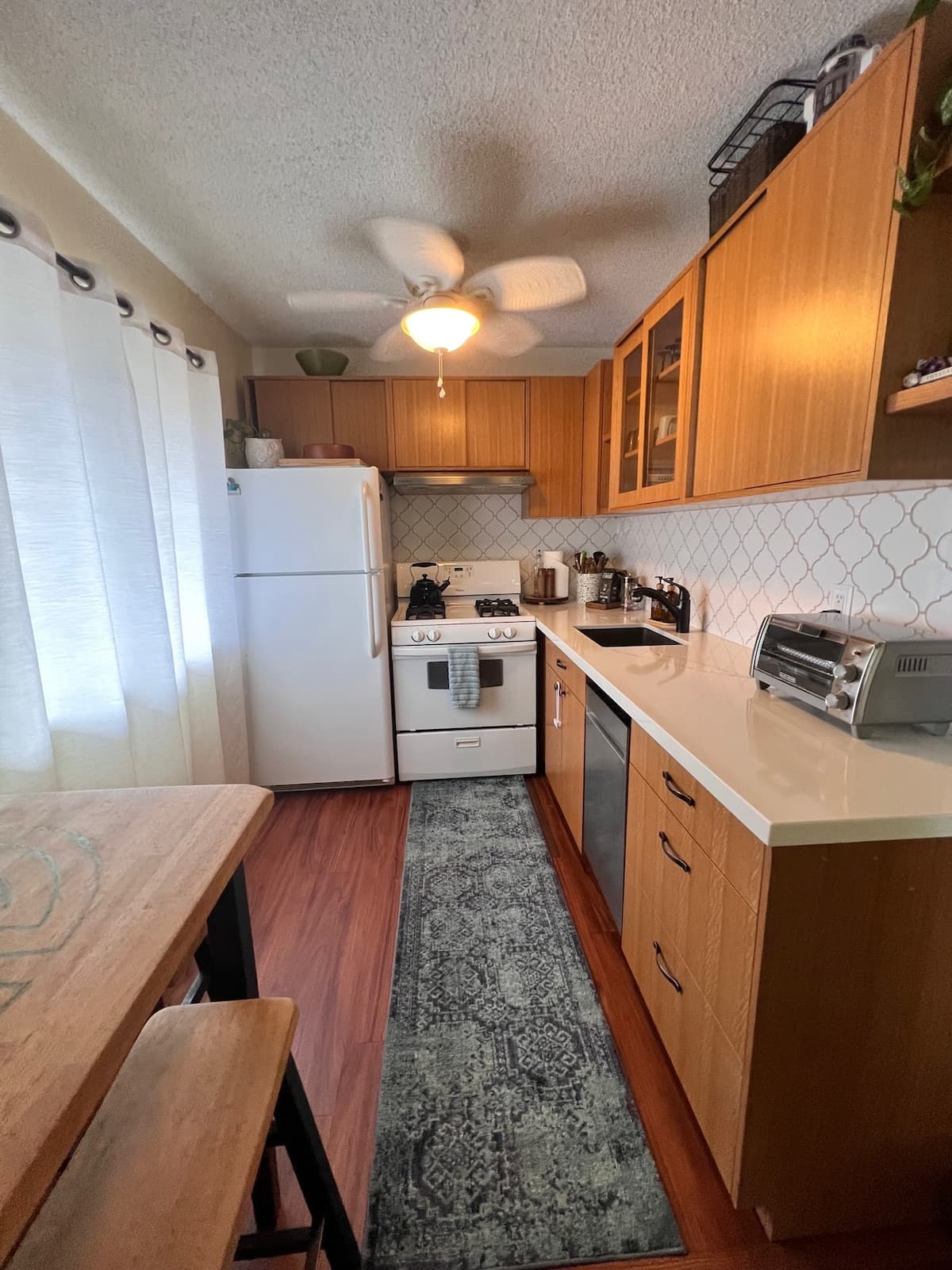 Condo in Kailua-Kona · ★4.89 · 2 bedrooms · 2 beds · 1 bath - Photo 4