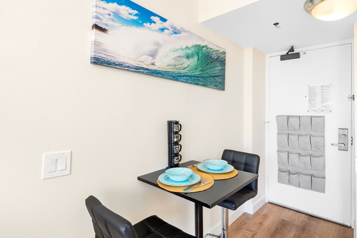 Hotel in Honolulu · ★4.84 · 1 bedroom · 1 bed · 1 private bath - Photo 2