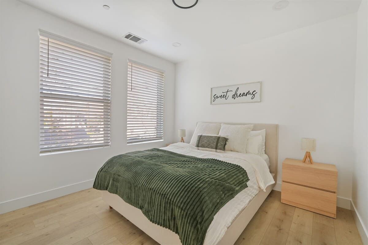Refined Dual En-Suite Retreat Near Downtown - Photo 4
