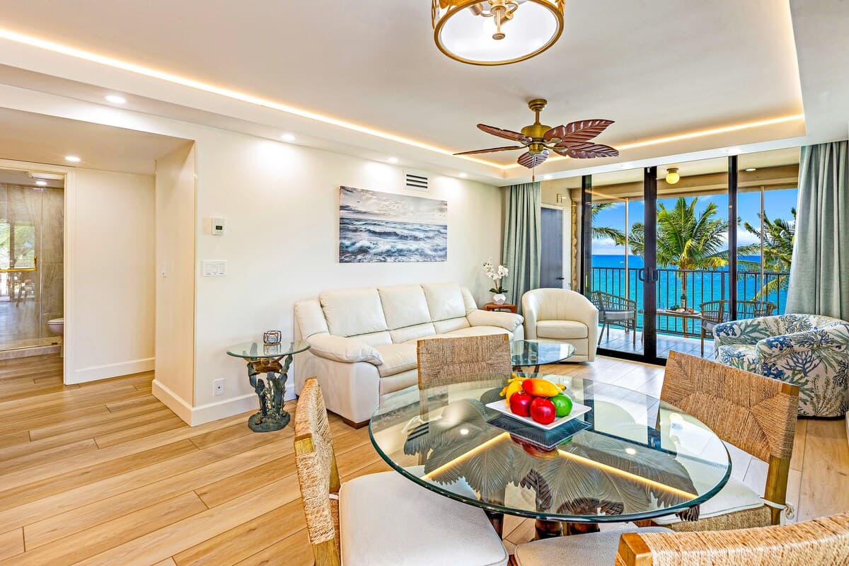 Unapologetic Oceanfront Luxury with 1,000-SF Lanai - Photo 4