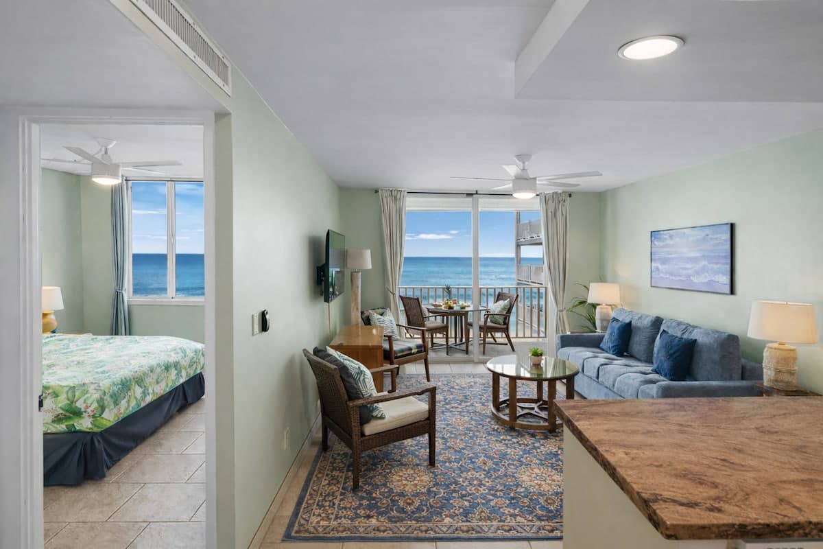 Condo in Kailua-Kona · ★4.93 · 1 bedroom · 2 beds · 1 bath - Photo 3