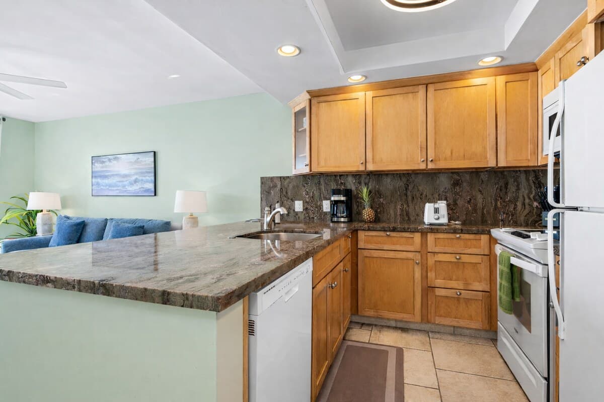 Condo in Kailua-Kona · ★4.93 · 1 bedroom · 2 beds · 1 bath - Photo 5