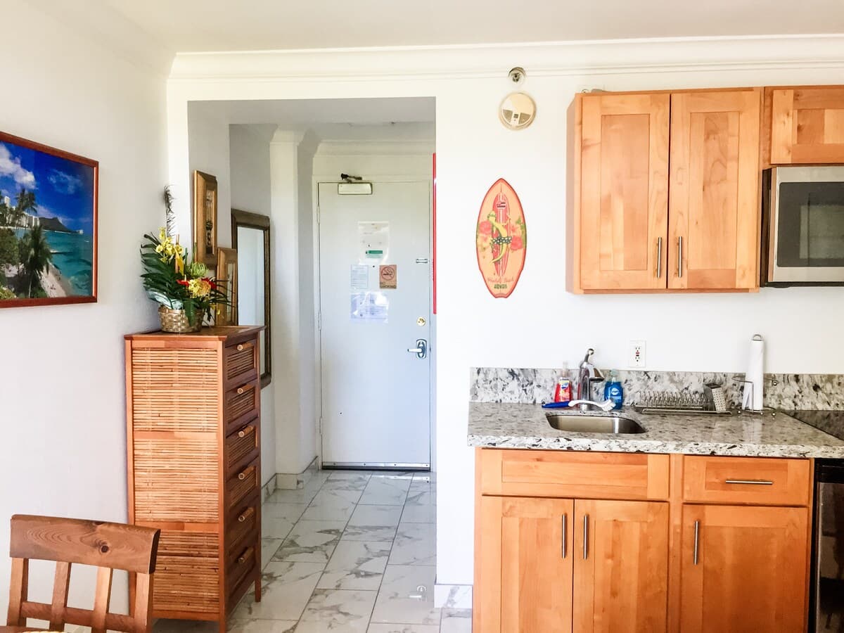 Condo in Honolulu · ★4.74 · 1 bedroom · 1 bed · 1 private bath - Photo 5