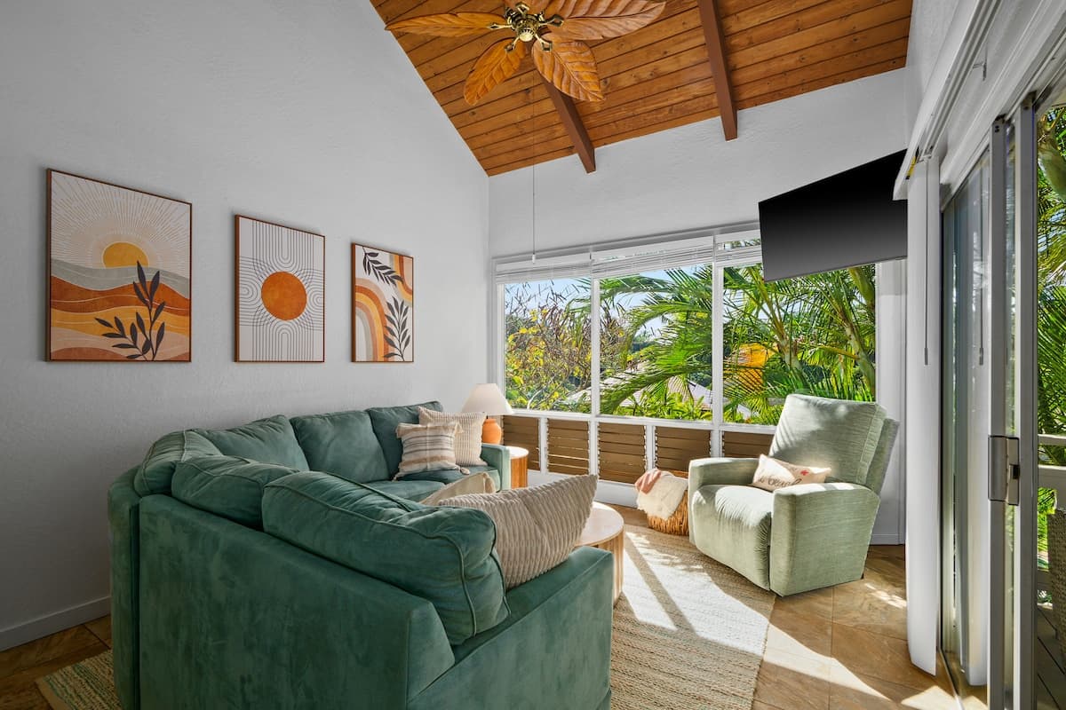 Luxury South Side Retreat - Photo 1
