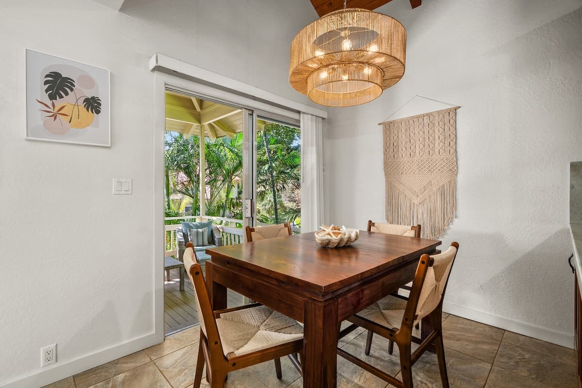 Luxury South Side Retreat - Photo 5