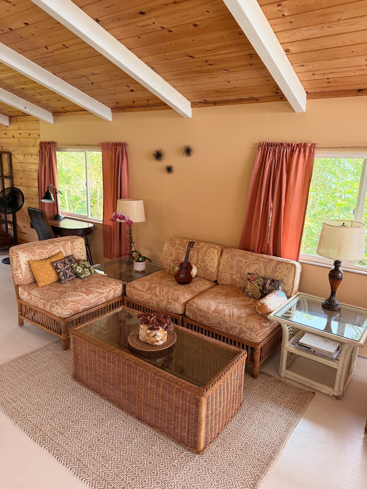 Private Tropical Bungalow on Kona Farm•Ocean Views - Photo 2