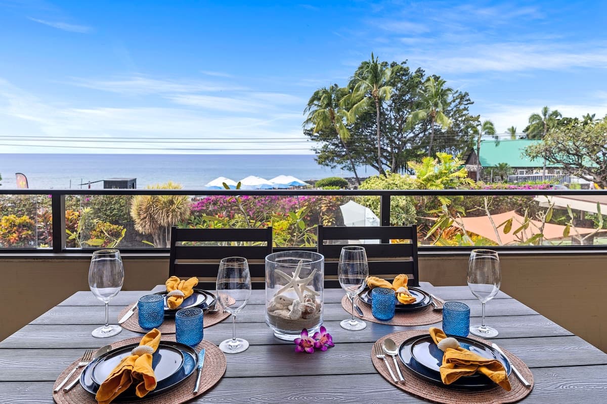 Fabulous Oceanview 2/2 Condo w/Central A/C In Kona - Photo 1