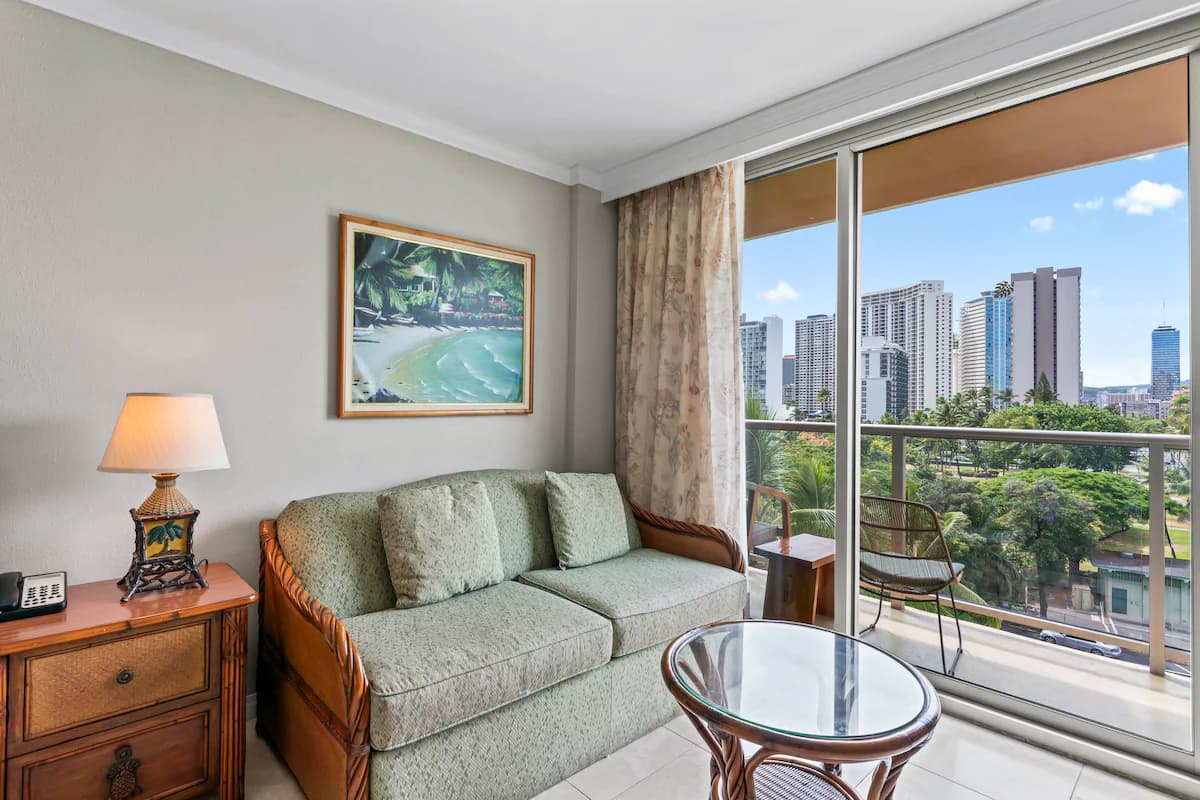 Your Waikiki Studio Near Beach. *no resort fees!* - Photo 2