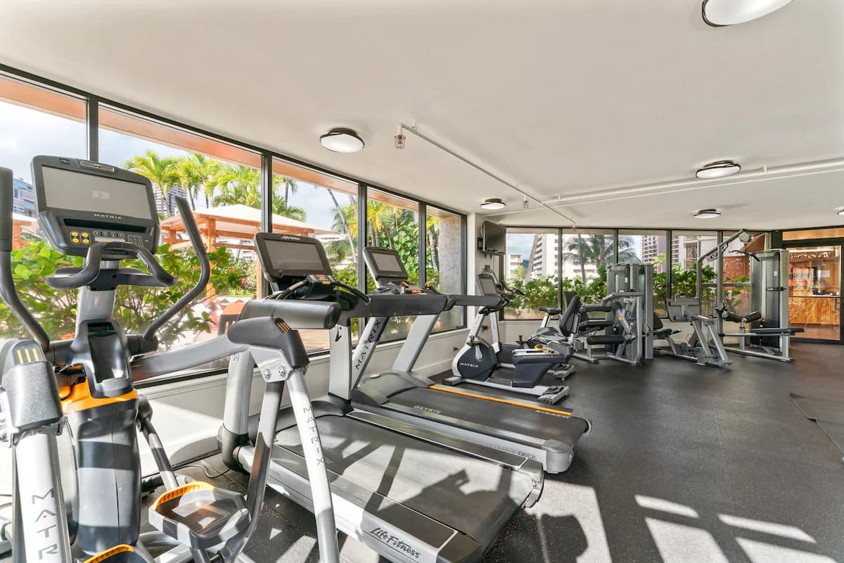 Your Waikiki Studio Near Beach. *no resort fees!* - Photo 5