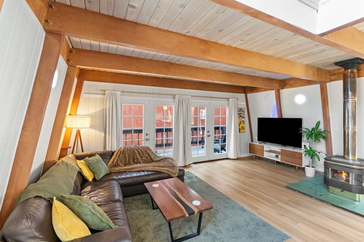 Mid-Century Cabin with Hot Tub, Walk to Lake - Photo 4