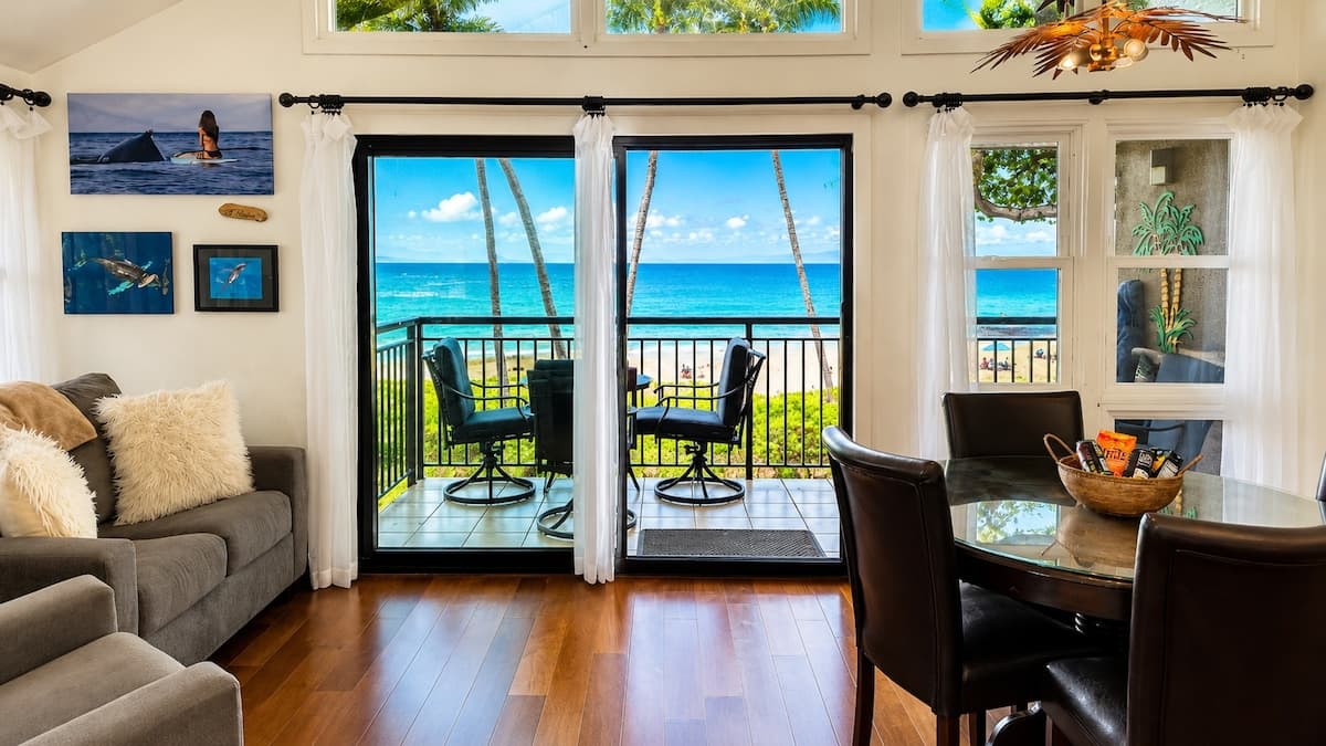 OCEANFRONT, Prestigiously REMODELED Chic Condo** - Photo 2