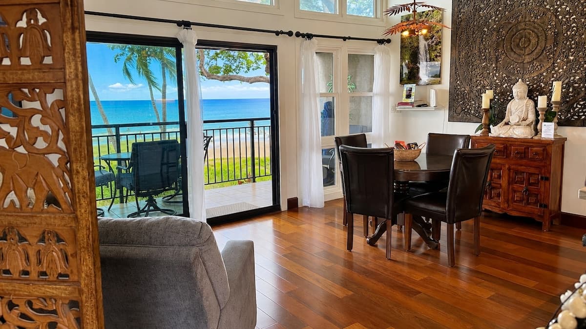 OCEANFRONT, Prestigiously REMODELED Chic Condo** - Photo 3