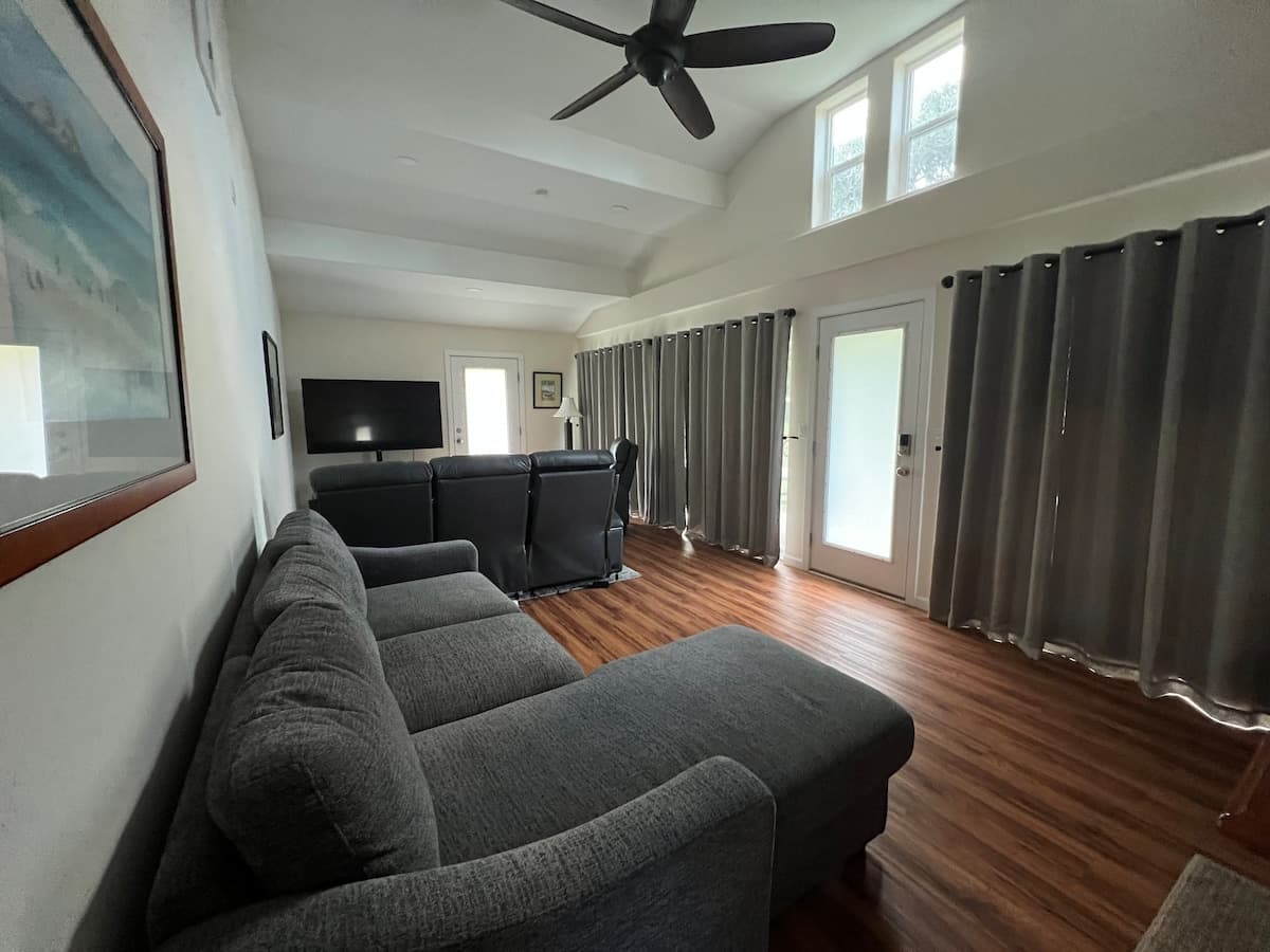 Home in Kaneohe · ★5.0 · 2 bedrooms · 3 beds · 1 private bath - Photo 1
