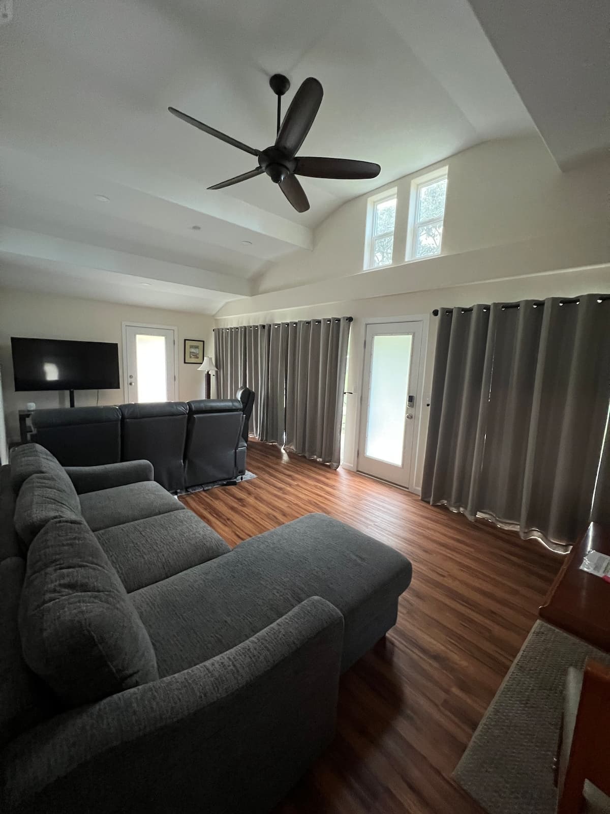 Home in Kaneohe · ★5.0 · 2 bedrooms · 3 beds · 1 private bath - Photo 2