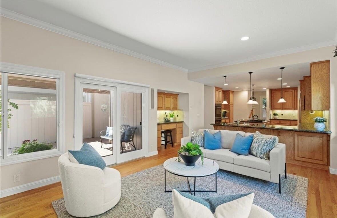 Elegant Chef's Kitchen, 3 Fireplaces, Spa Bath - Photo 5