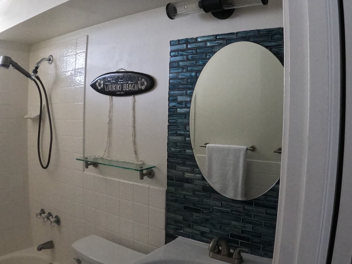 Waikiki Studio Great Location/Free Parking - Photo 3