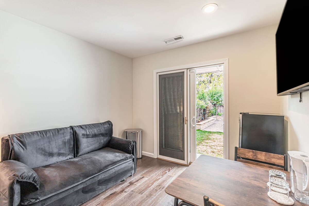 Private Guest Suite, Walk to Shops & Transit - Photo 2