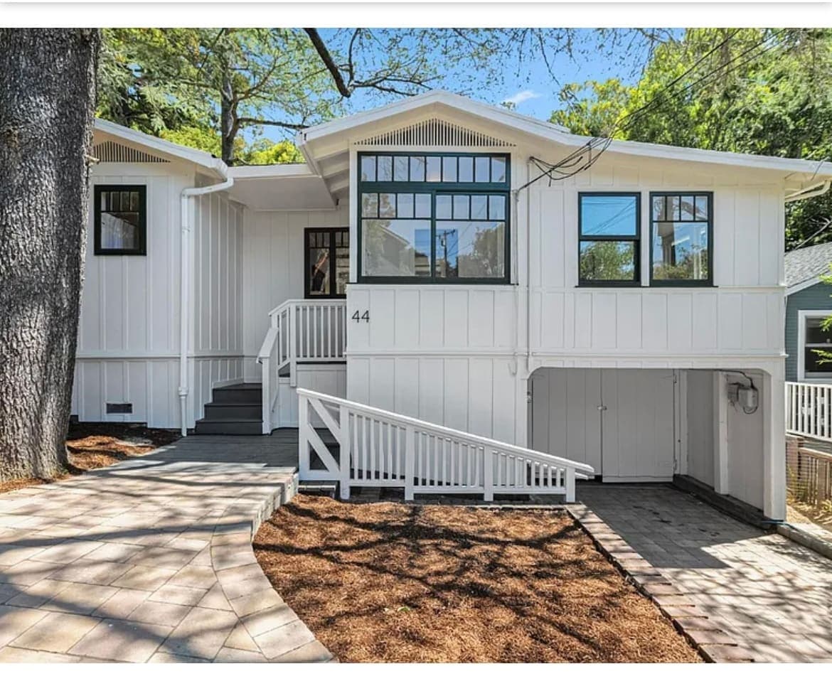 Woodland retreat, 3 blocks from town center - Photo 5