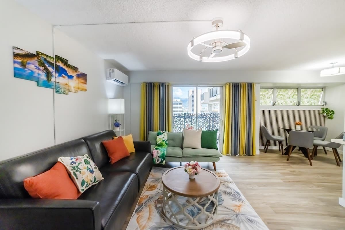 FREE parking! Waikiki beachside 2 bed 2 bath condo - Photo 4