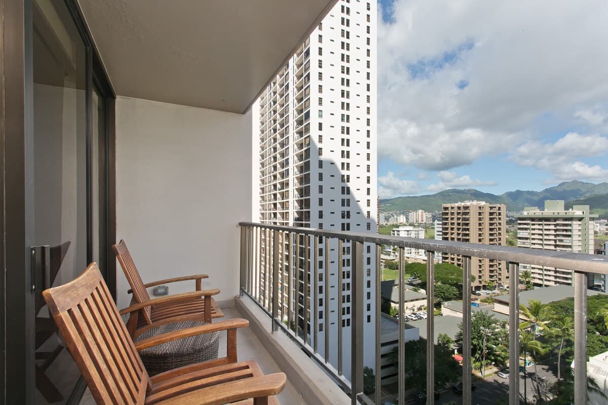 Waikiki Sunset New Remodel Cozy Free Parking! - Photo 3