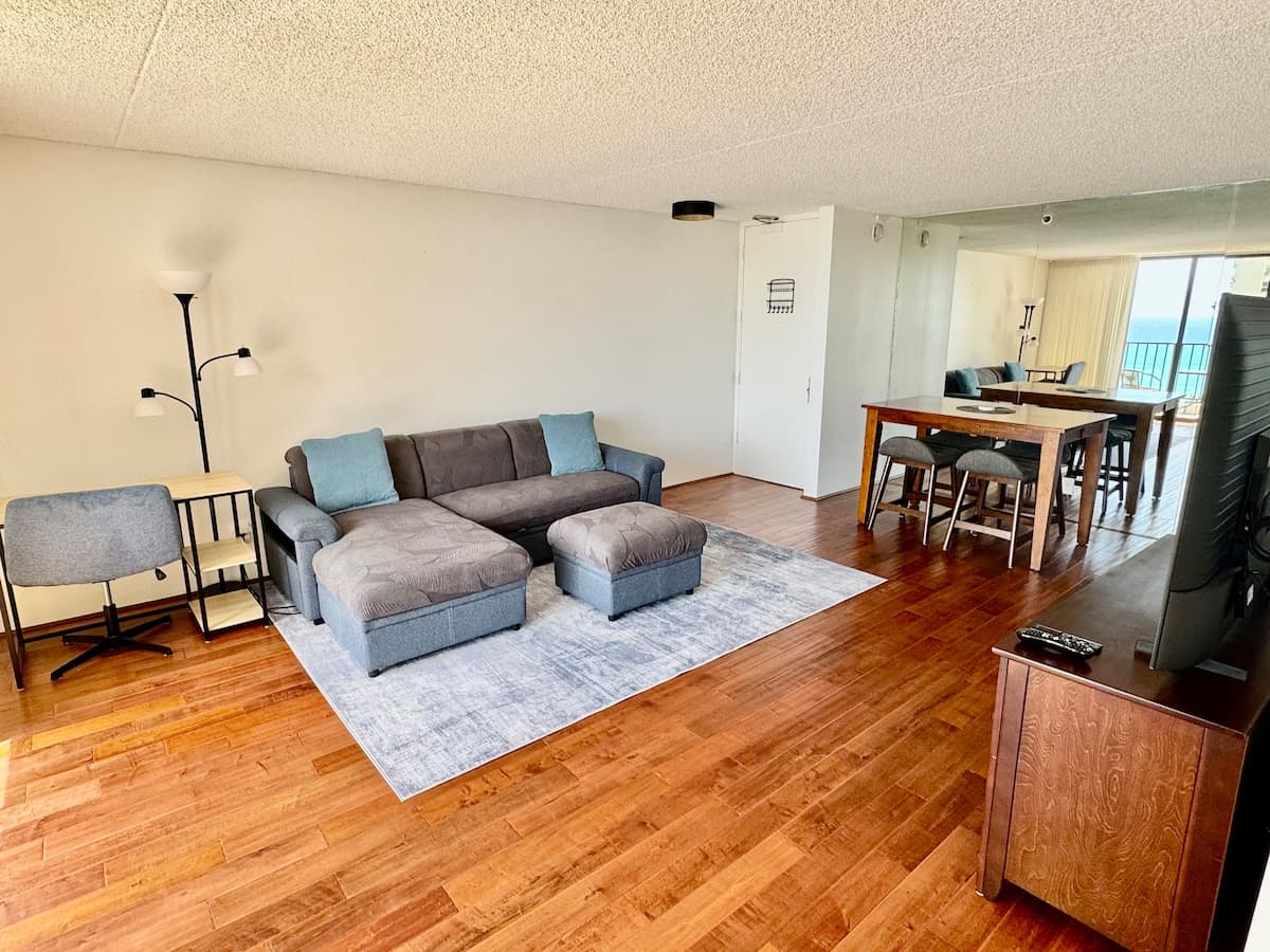Corner Condo | Near Waikiki Beach | Free Parking - Photo 5