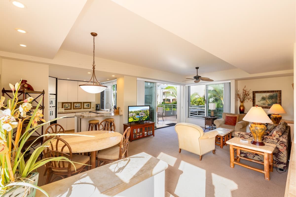 Condo in Wailea · ★5.0 · 1 bedroom · 2 beds · 2 private baths - Photo 3