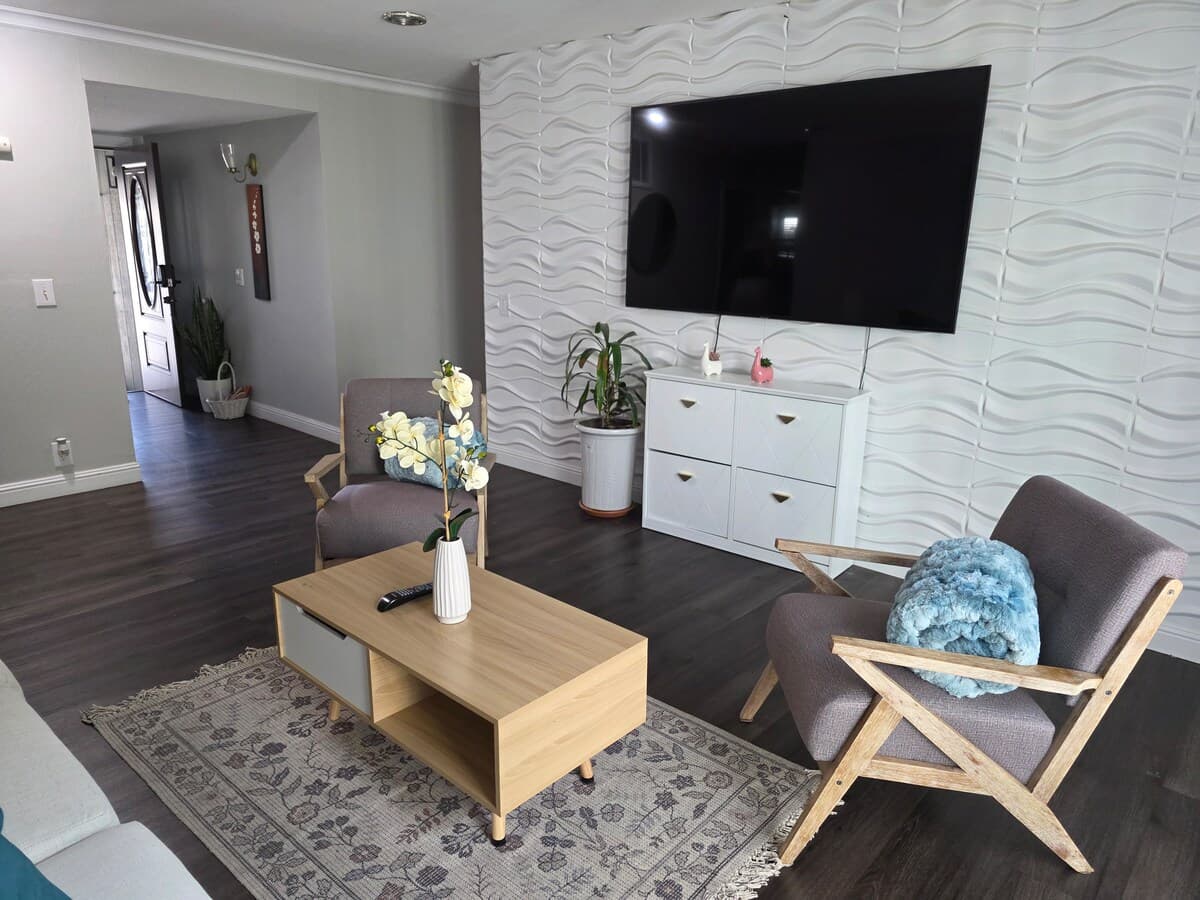 Spacious Blossom Valley Retreat for Groups - Photo 3