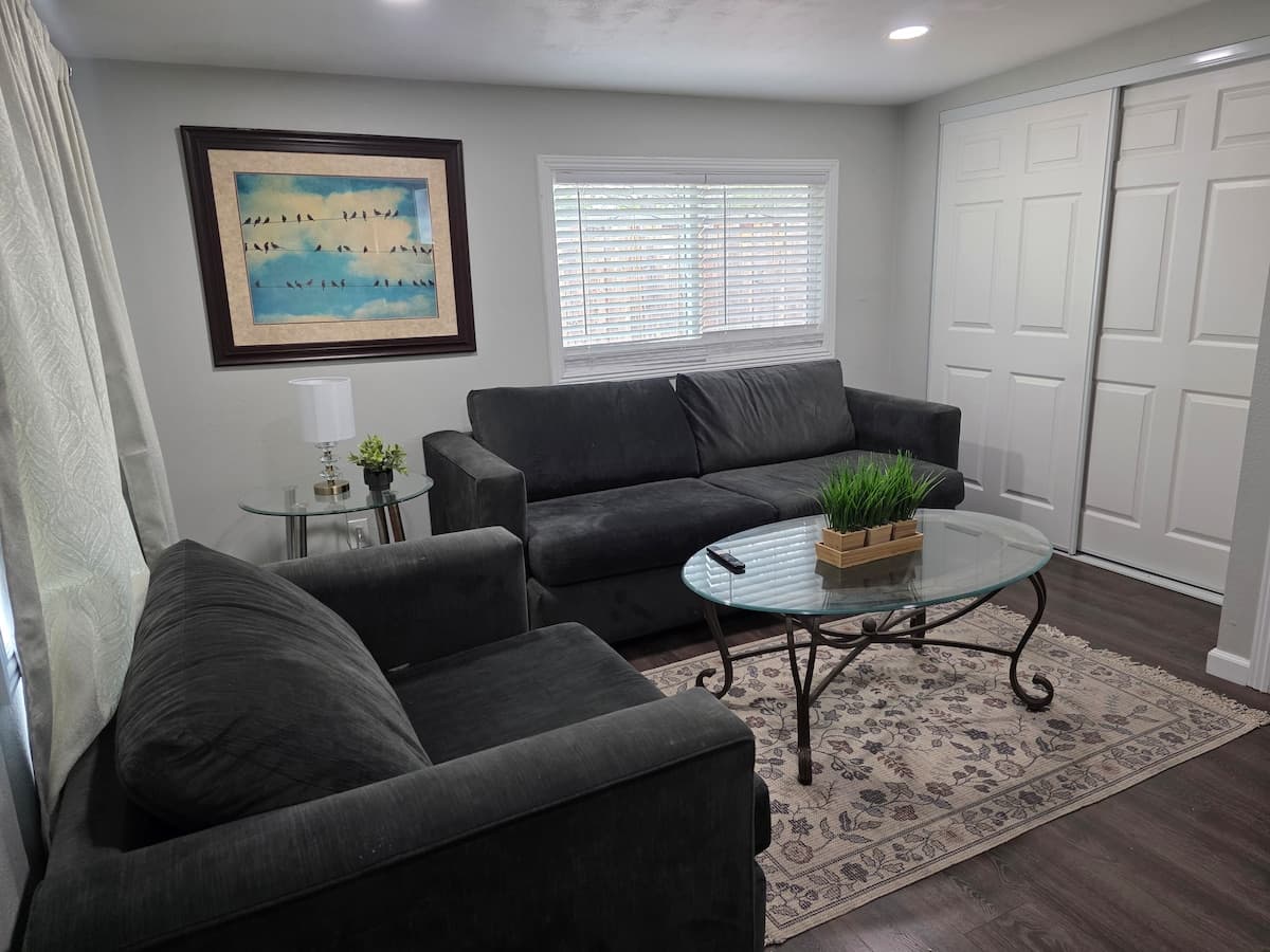 Spacious Blossom Valley Retreat for Groups - Photo 5