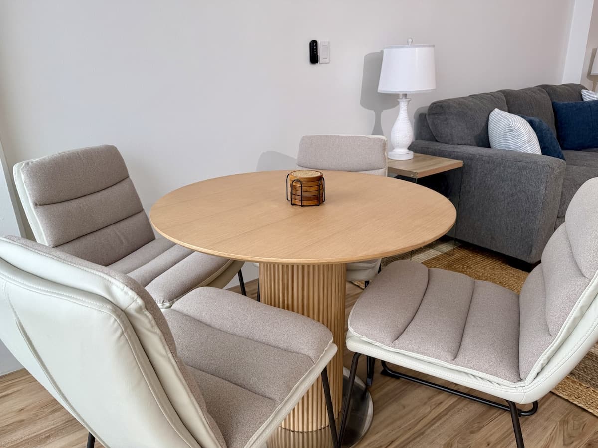 Condo in Honolulu · ★5.0 · 1 bedroom · 2 beds · 1 private bath - Photo 2