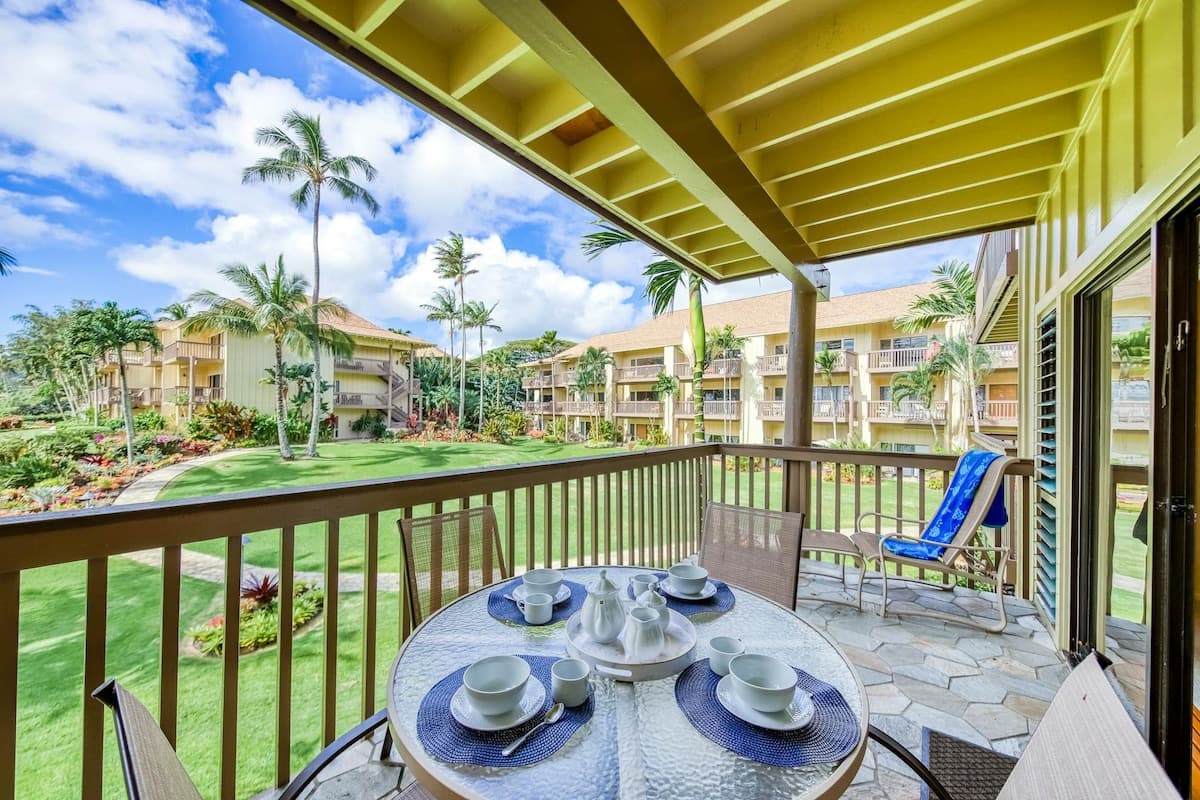 Relaxing 2BR Oceanfront, Balcony, Pool - Photo 3