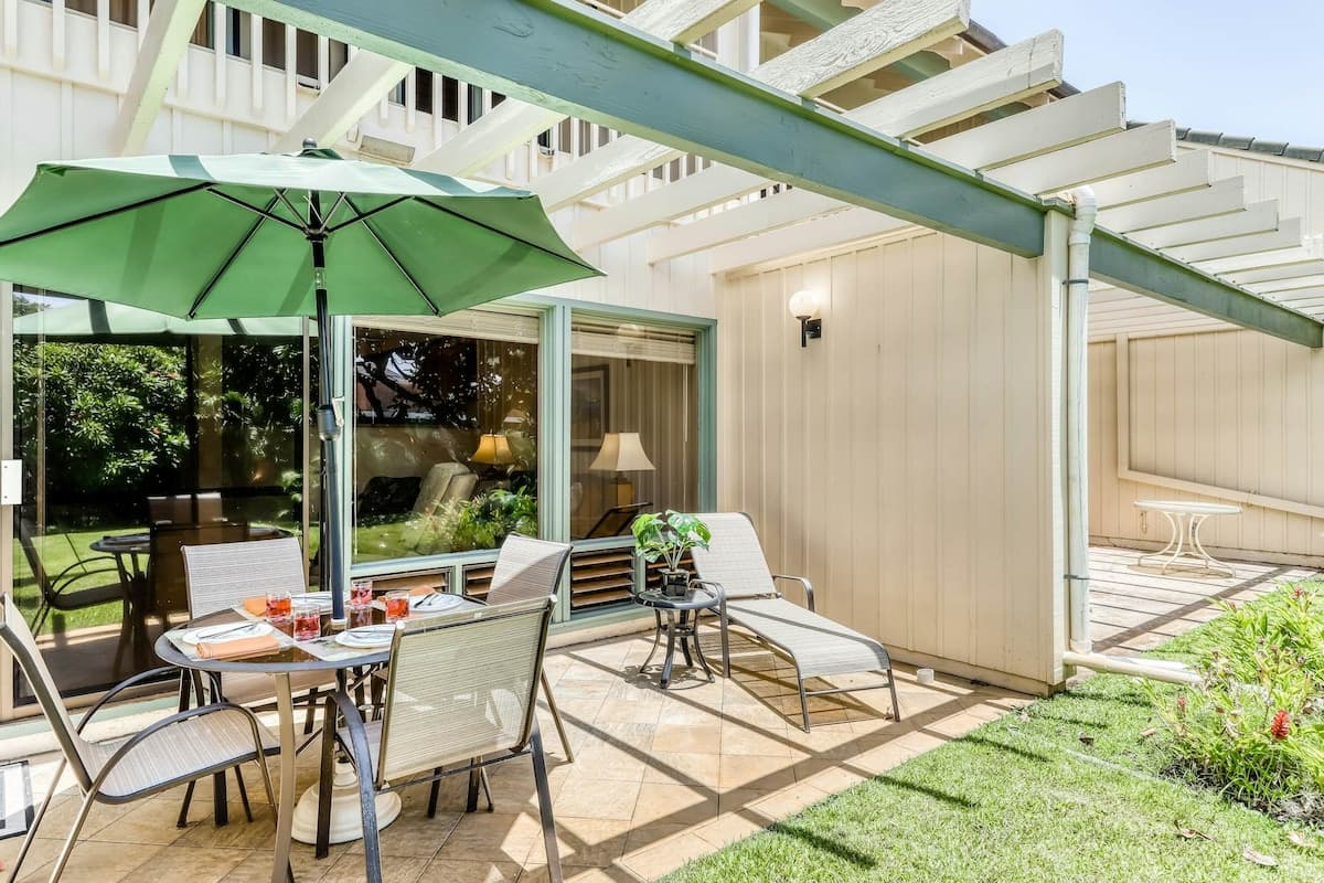 Cozy 1BR Near Beach | Patio | Pool | - Photo 3