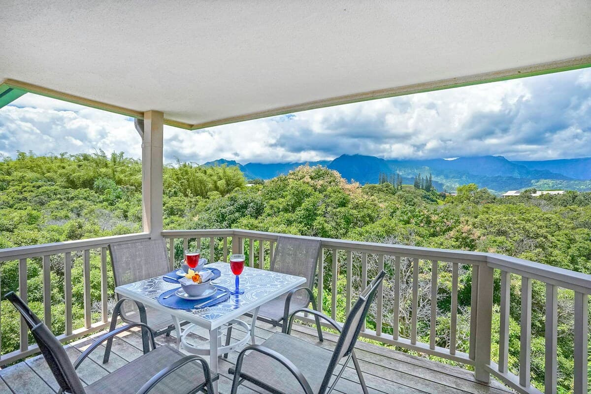 Villa in Princeville · ★4.7 · 2 bedrooms · 2 beds · 2.5 private baths - Photo 5