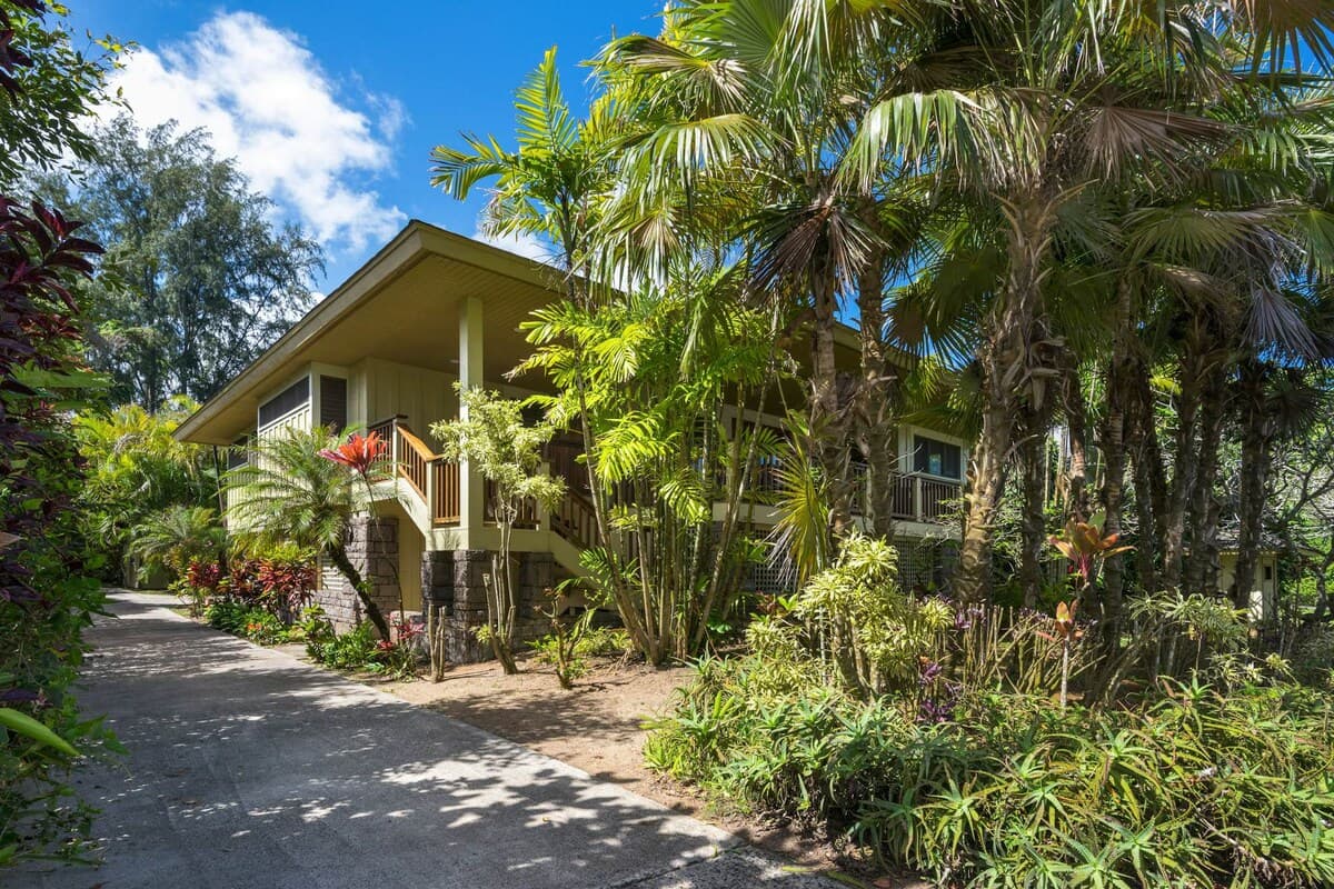 Home in Kilauea · ★4.75 · 3 bedrooms · 3 beds · 2 private baths - Photo 3