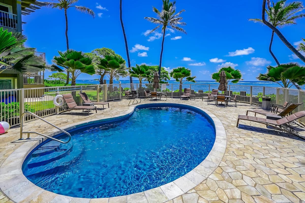 Condo in Kapaa · ★4.53 · 1 bedroom · 2 beds · 1 private bath - Photo 4