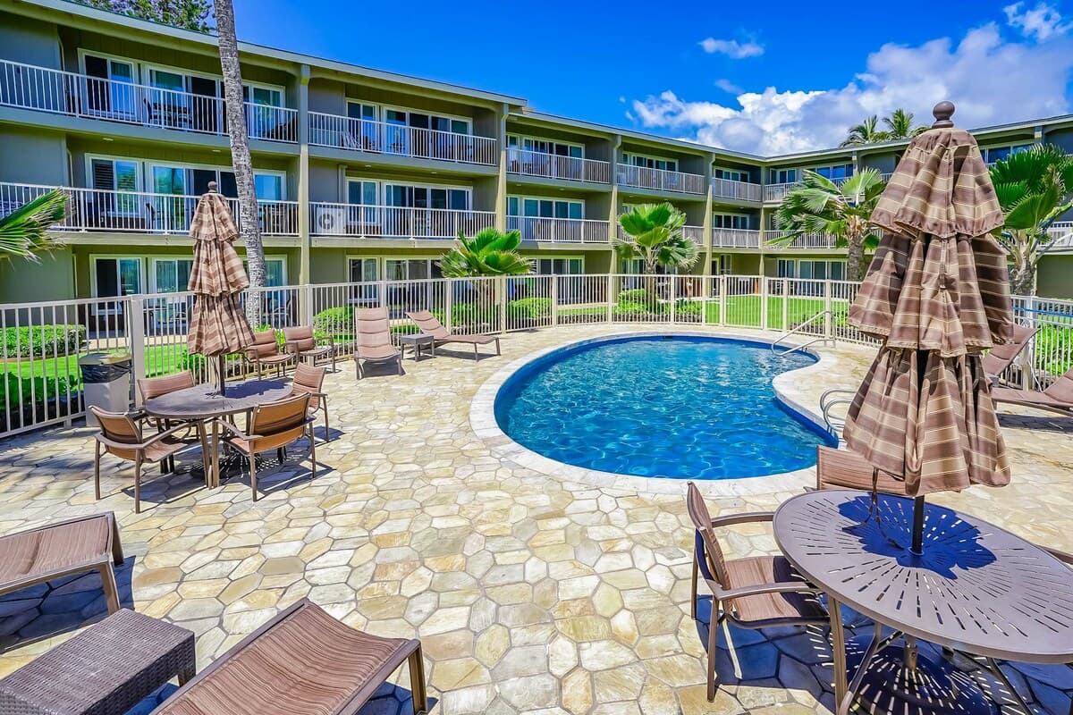 Condo in Kapaa · ★4.53 · 1 bedroom · 2 beds · 1 private bath - Photo 3